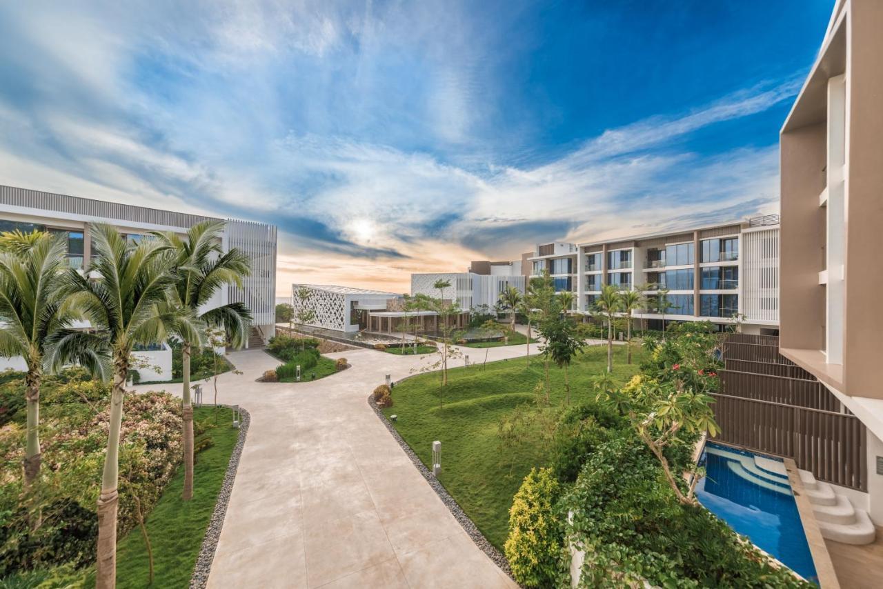 Crimson Resort And Spa Boracay Yapak Exterior photo
